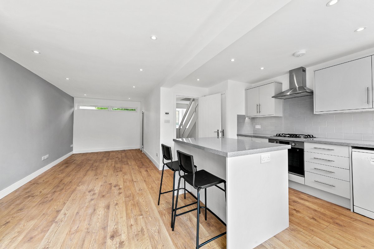 5 bedroom house, Perryfield Way, Richmond TW10 - Let Agreed