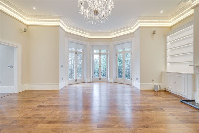 2 bedroom flat, Petersham Road, Richmond TW10