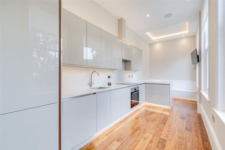 2 bedroom flat, Petersham Road, Richmond TW10