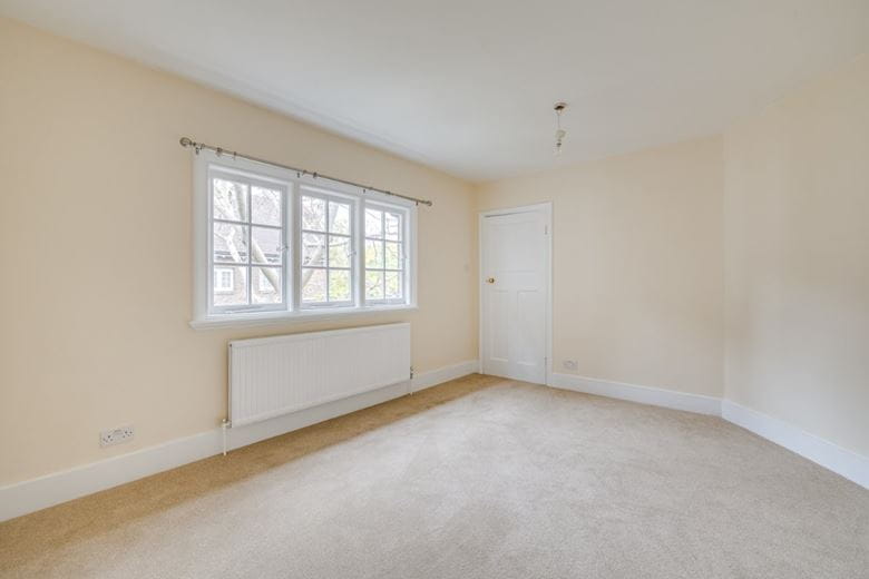 3 bedroom house, Kew Green, Richmond TW9 - Available