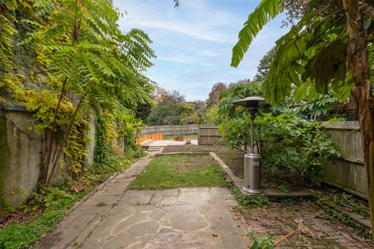 3 bedroom house, Kew Green, Richmond TW9 - Available