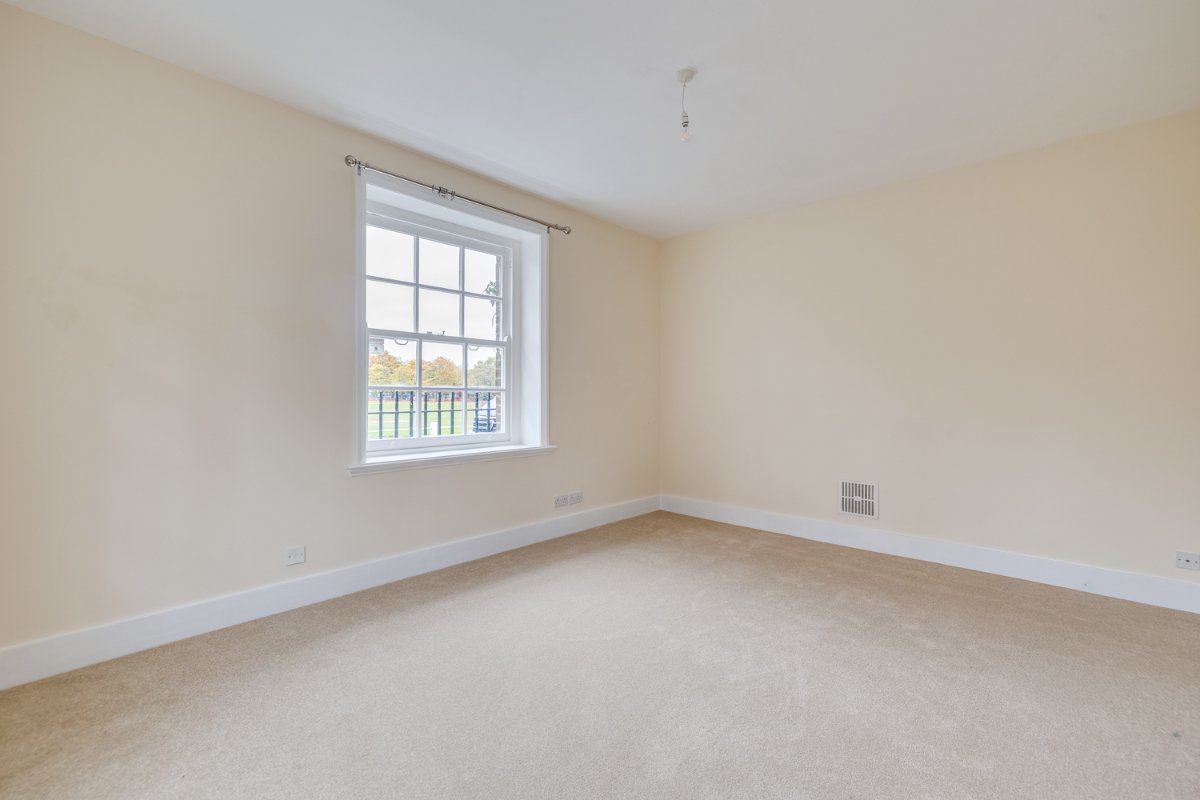 3 bedroom house, Kew Green, Richmond TW9 - Available