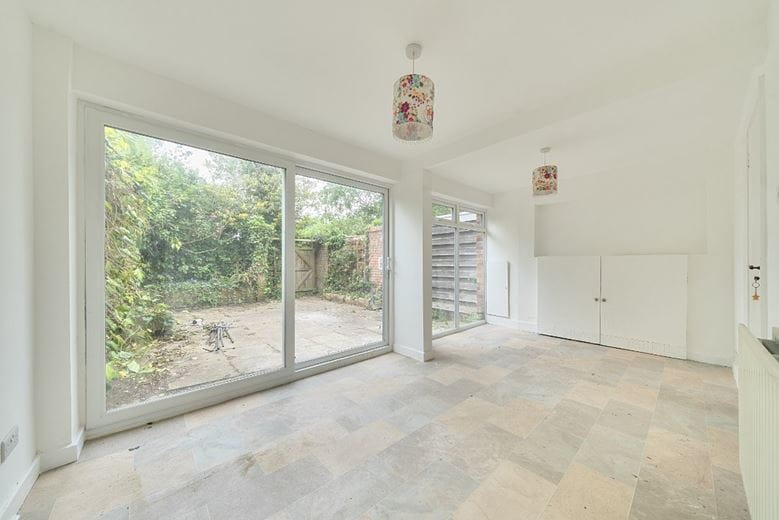 3 bedroom house, Breamwater Gardens, Richmond TW10 - Available