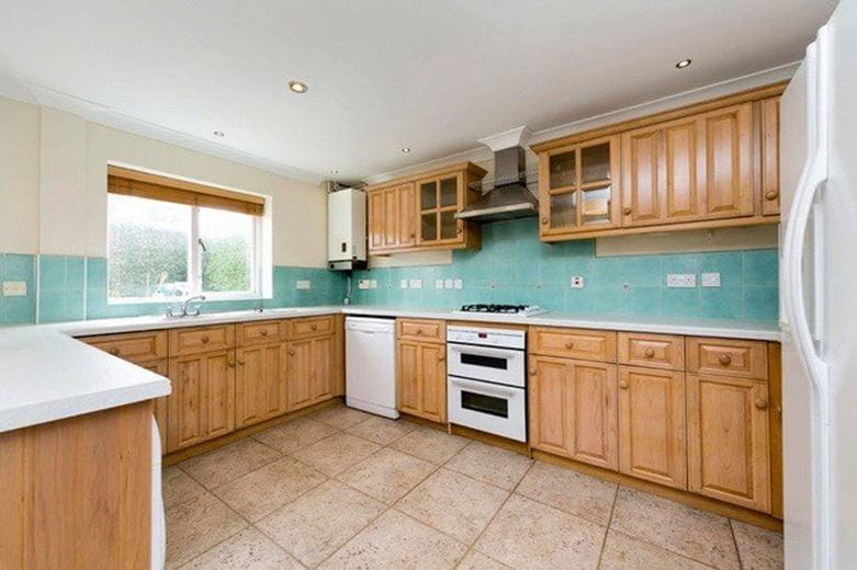 3 bedroom house, Lower Grove Road, Richmond TW10 - Available