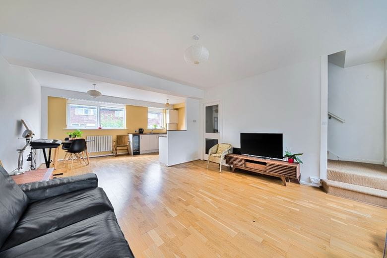 2 bedroom maisonette, Watermill Close, Richmond TW10 - Available