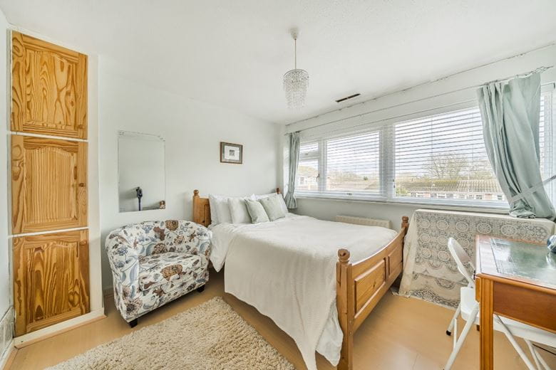 4 bedroom house, Breamwater Gardens, Richmond TW10 - Available