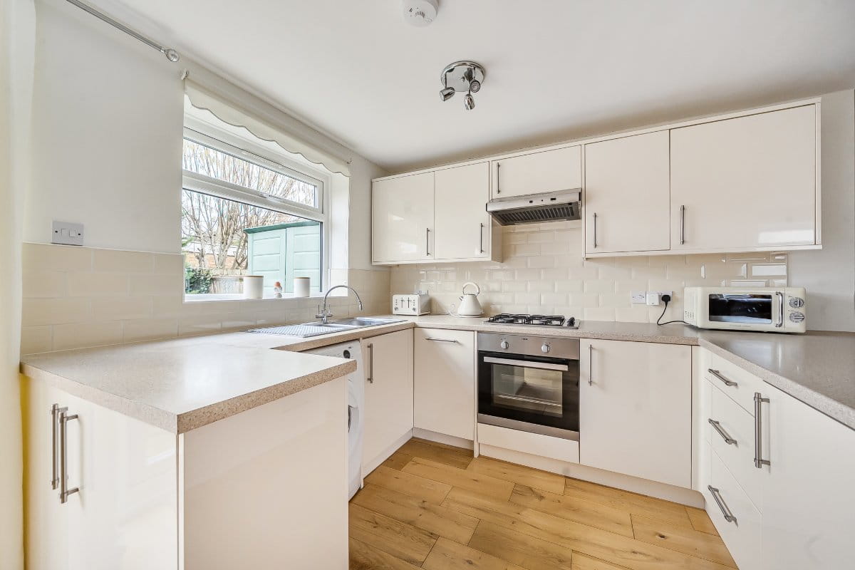 4 bedroom house, Breamwater Gardens, Richmond TW10 - Available