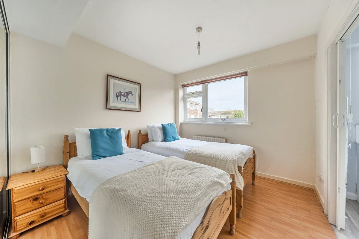 4 bedroom house, Breamwater Gardens, Richmond TW10 - Available