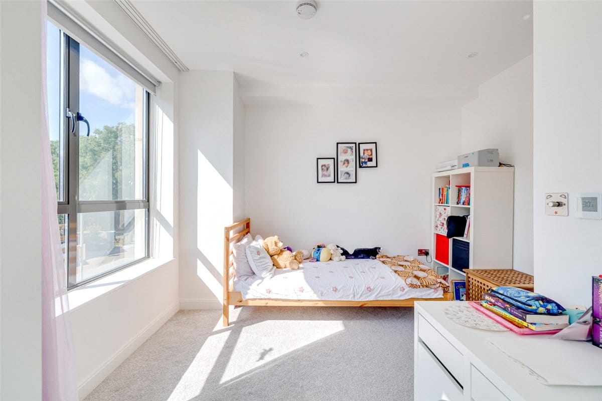 3 bedroom house, Harlow Gardens, Kingston upon Thames KT1