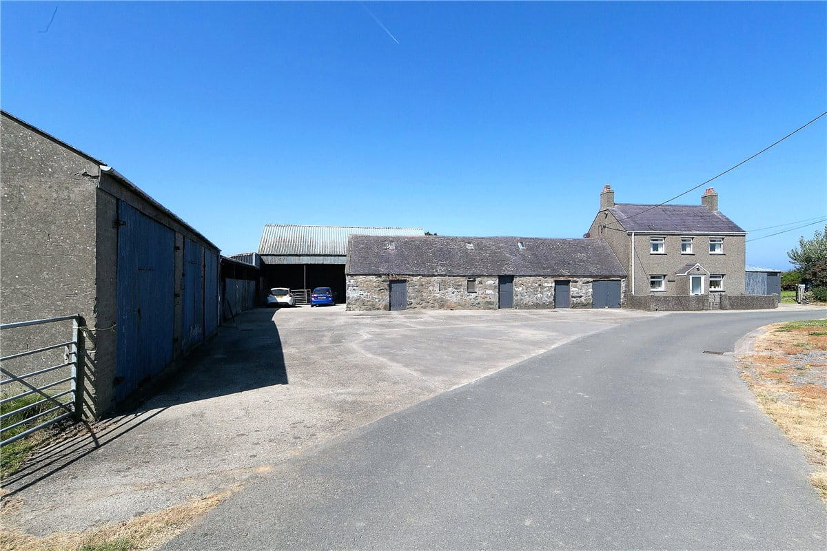 6 acres House, Tudweiliog, Pwllheli LL53 - Available