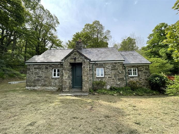  bedroom cottage, Ffordd Llyn Syberi, Eglwysbach LL28 - Available