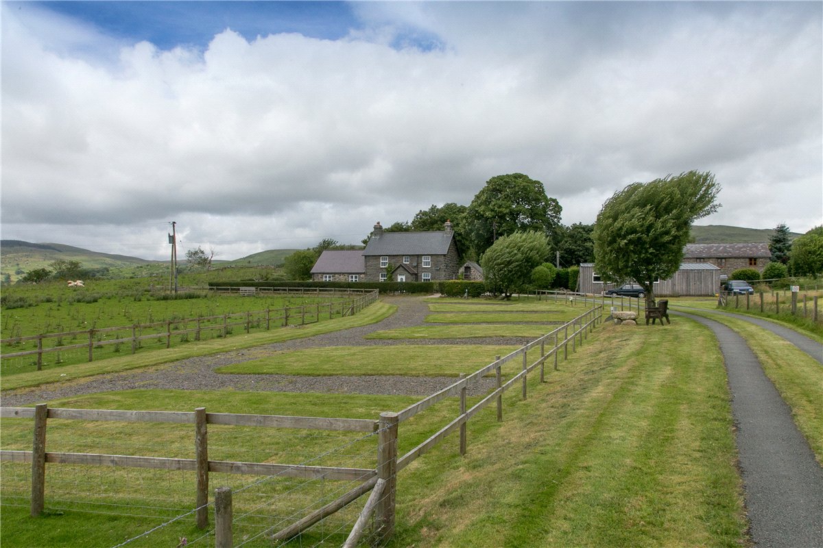  bedroom house, Sarnau, Bala LL23 - Available