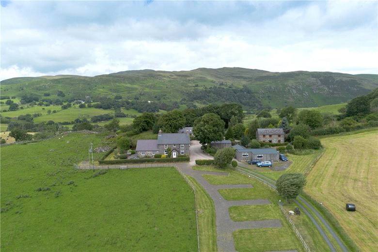  bedroom house, Sarnau, Bala LL23 - Available