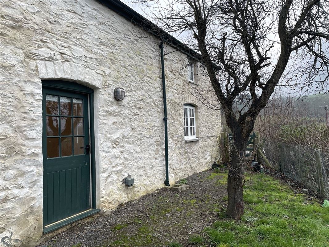  bedroom cottage, Ffordd Bodnant Uchaf, Eglwysbach LL28 - Available