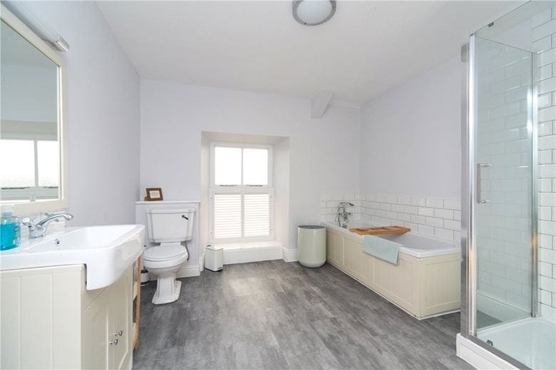  bedroom house, Ynys, Talsarnau LL47 - Available