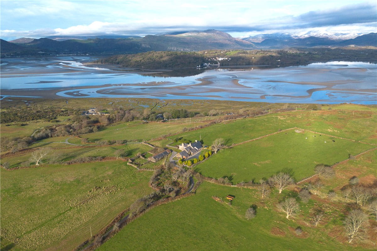  bedroom house, Ynys, Talsarnau LL47 - Available