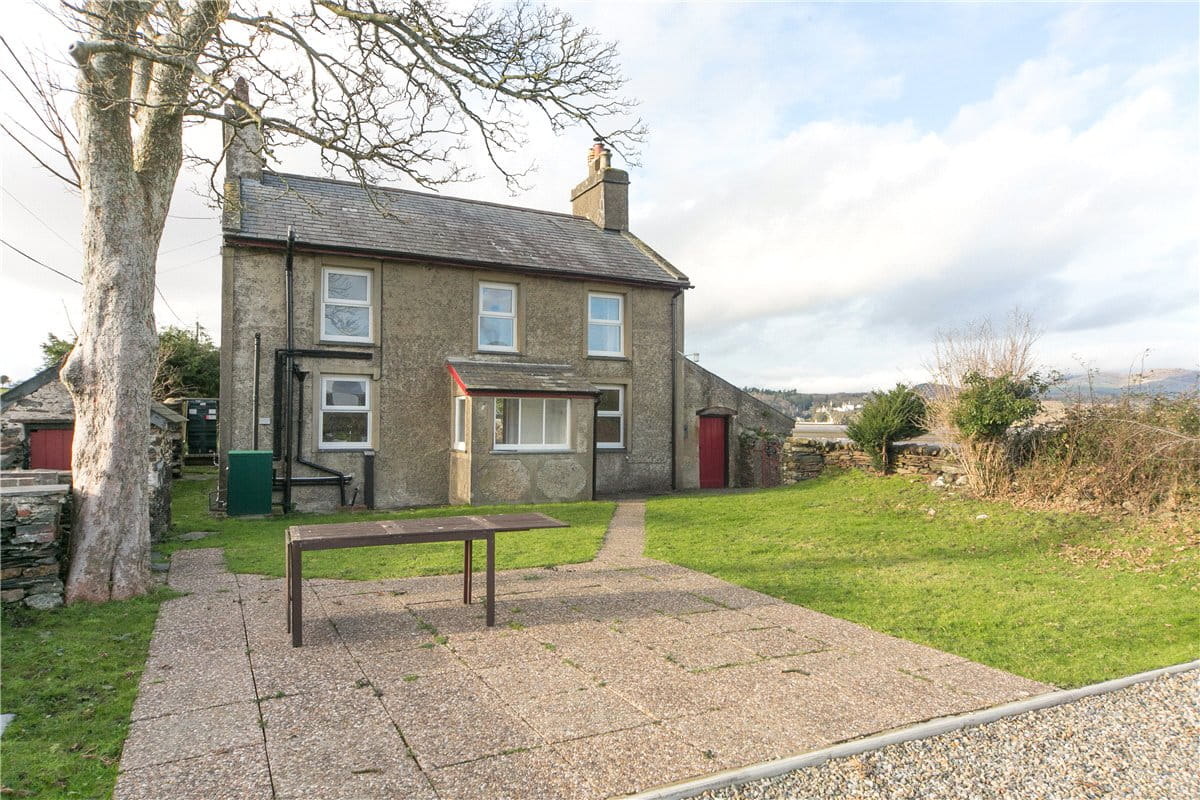  bedroom house, Ynys, Talsarnau LL47 - Available
