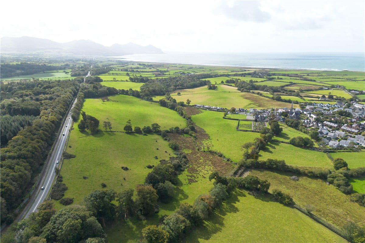 901 acres Country Estate, Caernarfon, Gwynedd LL54 - Available