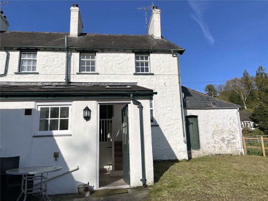 2 bedroom cottage, Eglwysbach, Colwyn Bay LL28 - Available