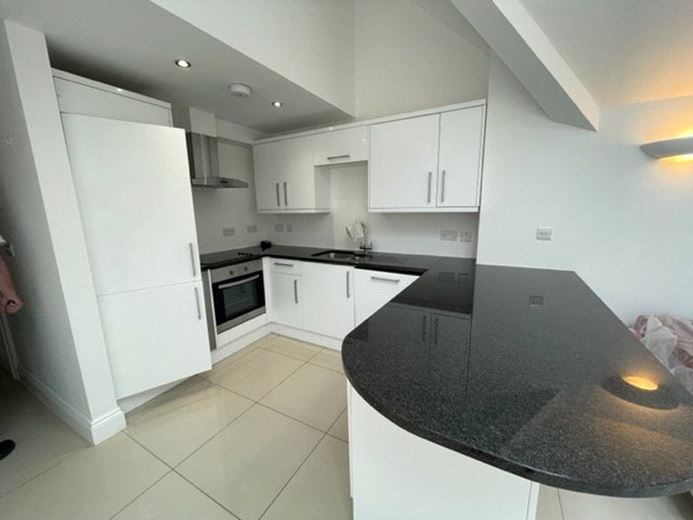 2 bedroom flat, Brockham End Mews, Brockham End BA1 - Available