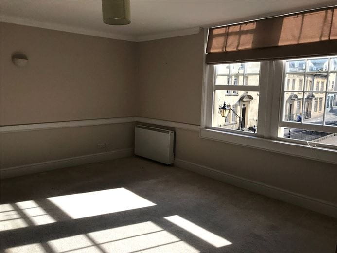 1 bedroom flat, Beauford Square, Bath BA1 - Let Agreed