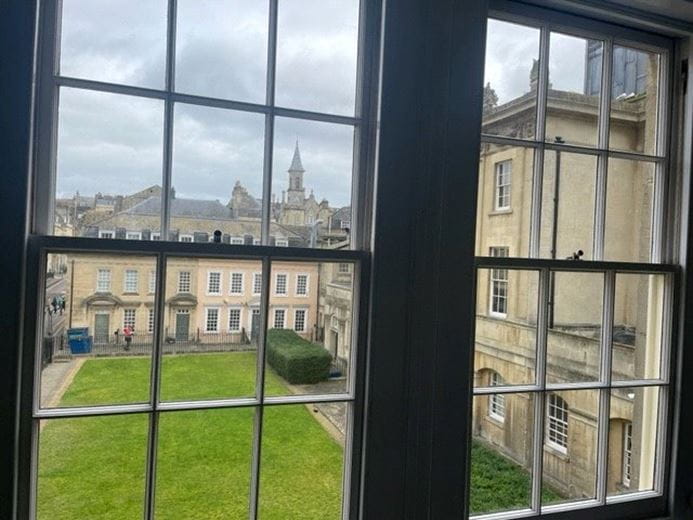 2 bedroom flat, Beauford Square, Bath BA1 - Let Agreed