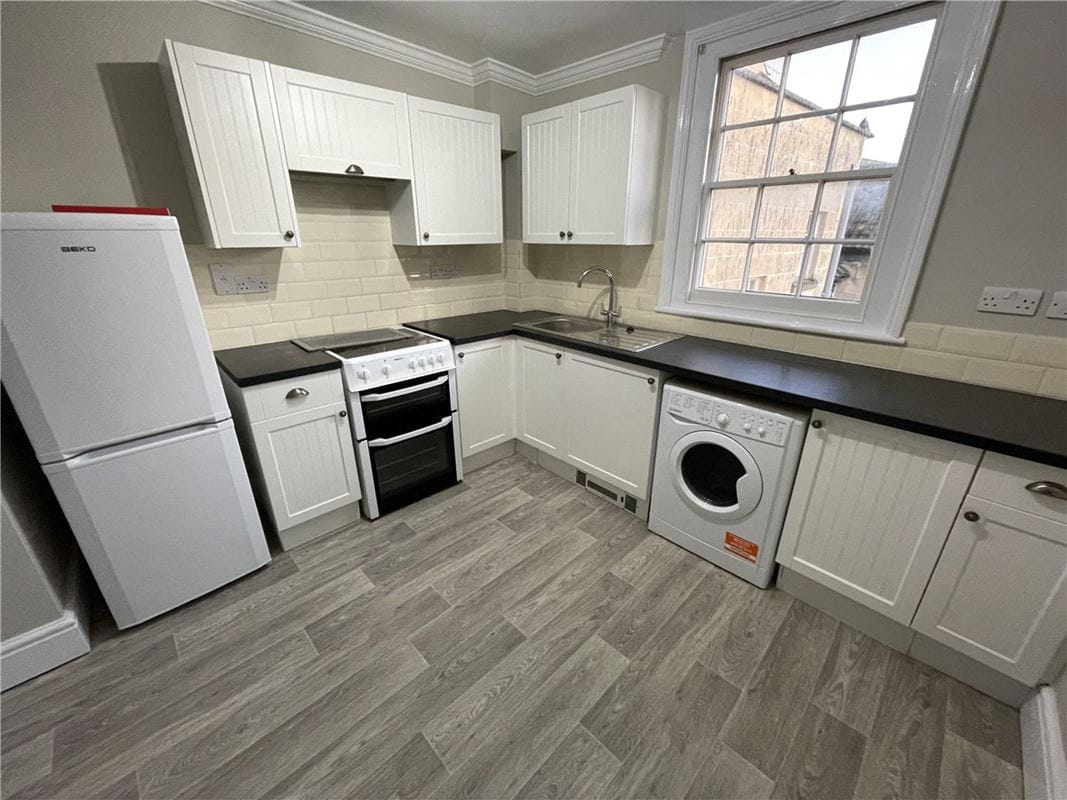 2 bedroom flat, Beauford Square, Bath BA1 - Let Agreed