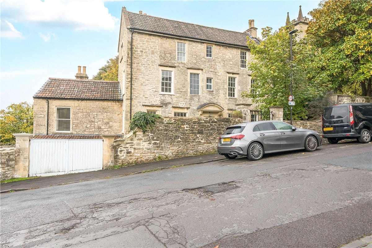 4 bedroom house, Holloway, Bath BA2 - Available