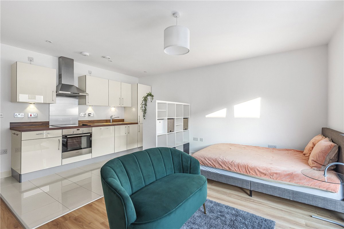 1 bedroom flat, Longmead Terrace, Bath BA2