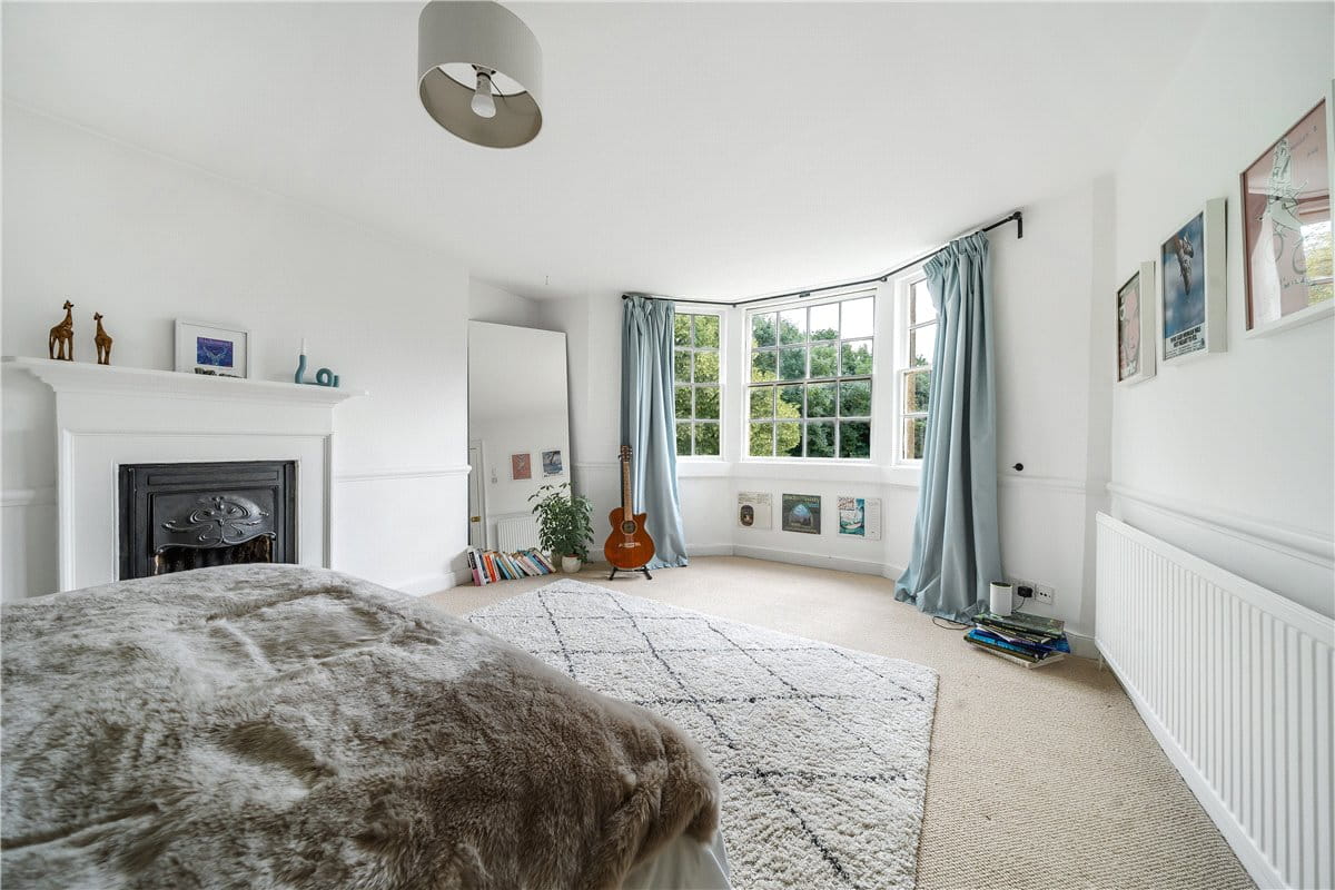 5 bedroom house, Middlehill, Box SN13 - Available