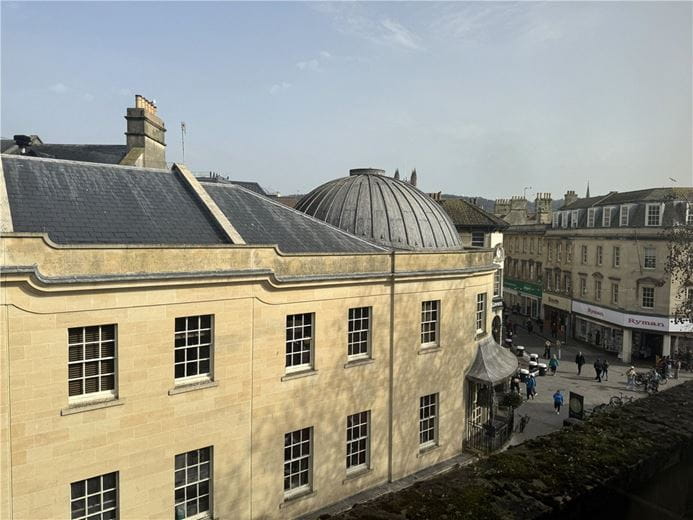 1 bedroom flat, Monmouth Street, Bath BA1