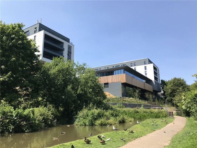 2 bedroom flat, Riverside View, Temple Street BS31