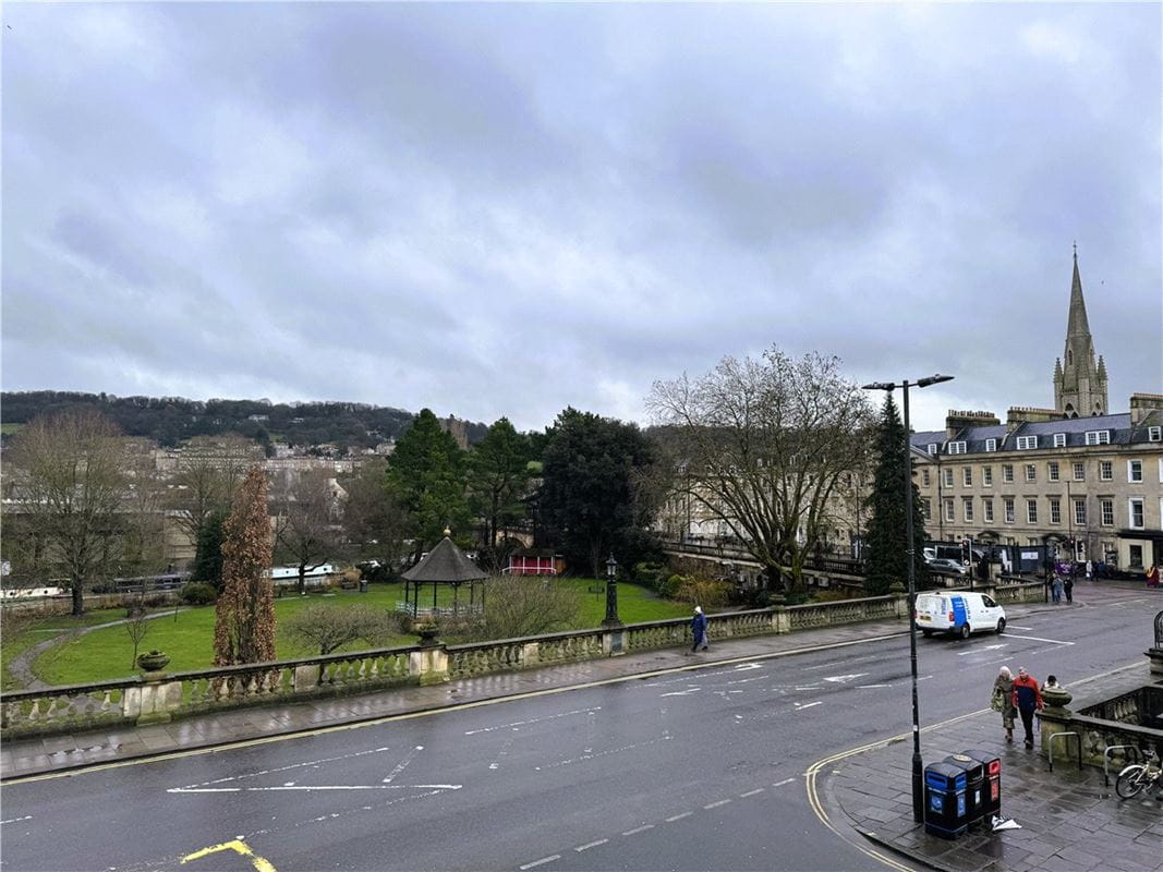 1 bedroom flat, Terrace Walk, Bath BA1