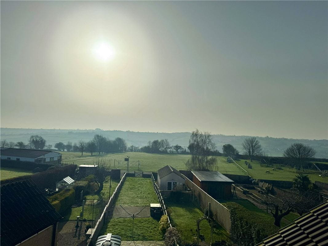 3 bedroom house, Tunley, Bath BA2 - Available