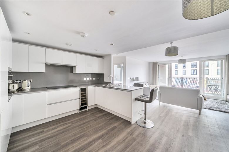 1 bedroom flat, Midland Road, Bath BA2