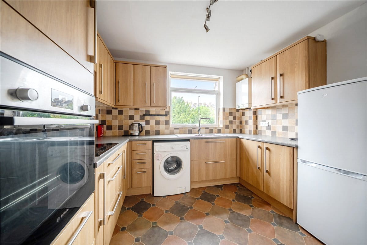 3 bedroom flat, Lansdown Road, Bath BA1 - Available