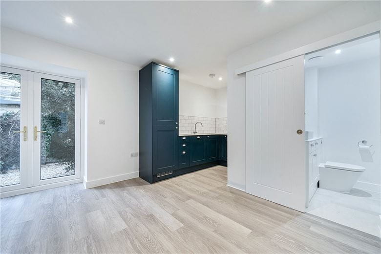 1 bedroom flat, Palace Yard Mews, Bath BA1 - Available