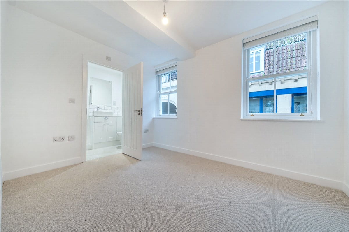 2 bedroom flat, Palace Yard Mews, Bath BA1 - Available
