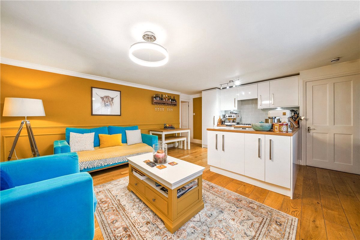 1 bedroom flat, Daniel Street, Bath BA2 - Available