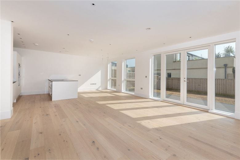 2 bedroom flat, Granville Court, Granville Road BA1