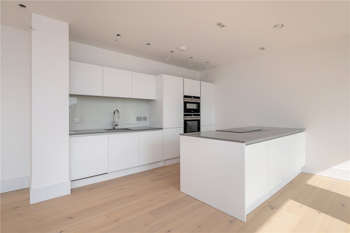 2 bedroom flat, Granville Court, Granville Road BA1