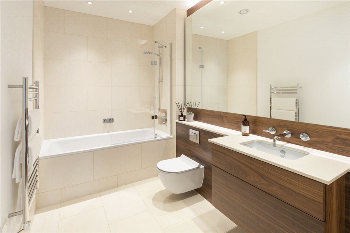 2 bedroom flat, Granville Court, Granville Road BA1 - Let Agreed