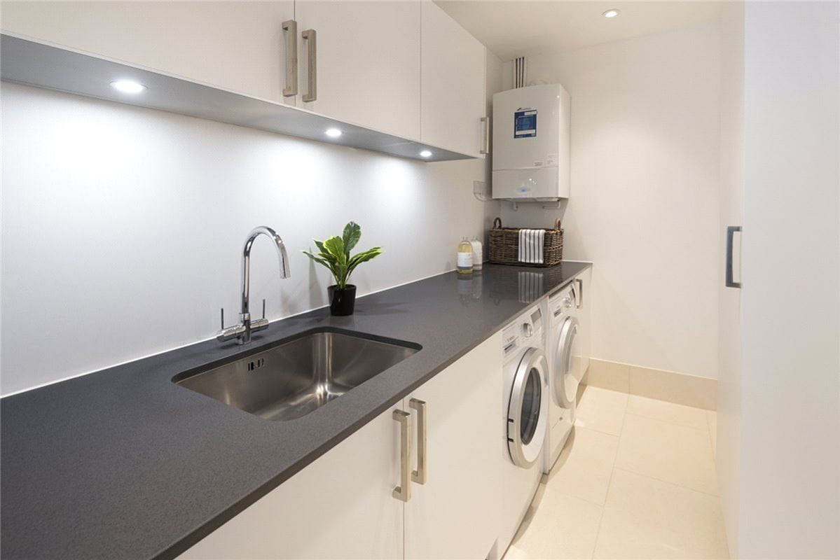 2 bedroom flat, Granville Court, Granville Road BA1 - Let Agreed