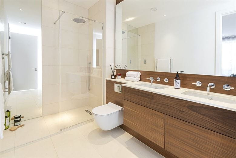 2 bedroom flat, Granville Court, Granville Road BA1 - Let Agreed