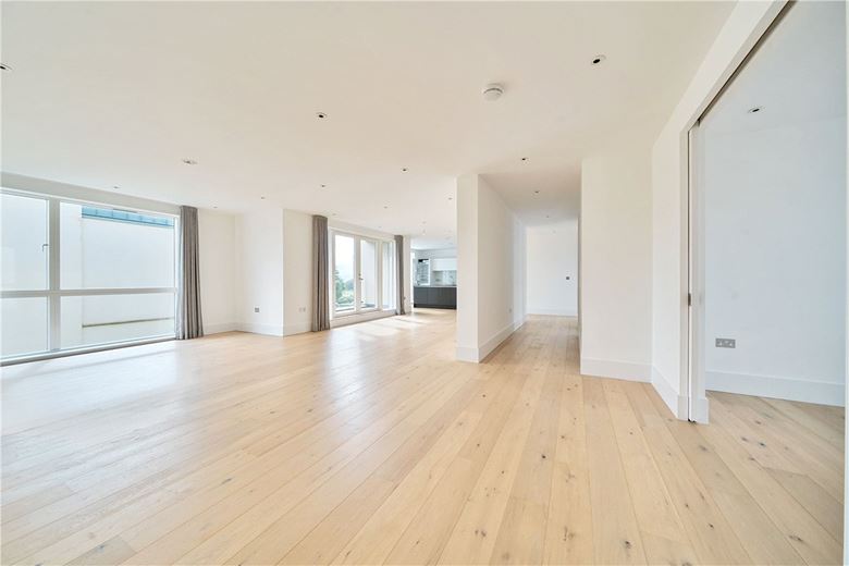 3 bedroom flat, Granville Court, Granville Road BA1 - Let Agreed
