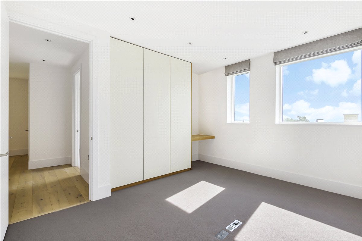 2 bedroom flat, Granville Court, Granville Road BA1 - Let Agreed