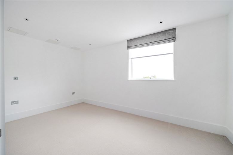2 bedroom flat, Granville Court, Granville Road BA1 - Let Agreed