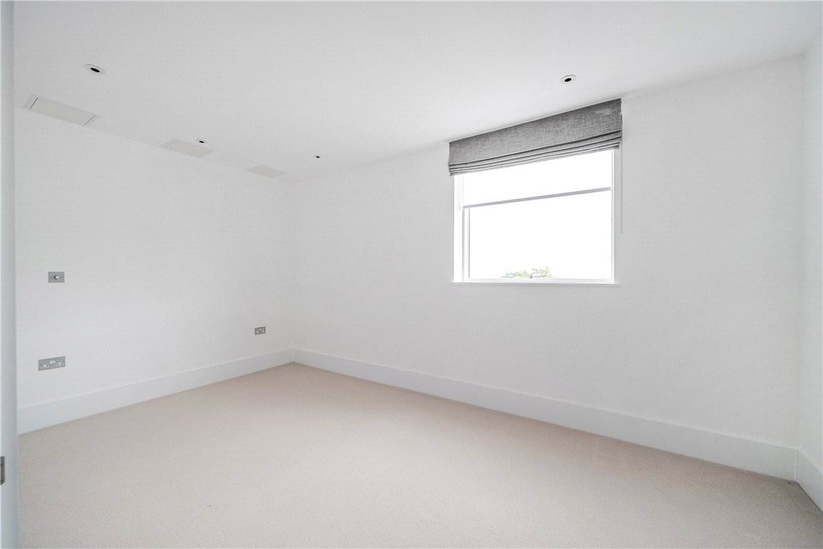 2 bedroom flat, Granville Court, Granville Road BA1 - Let Agreed