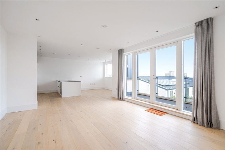 2 bedroom flat, Granville Court, Granville Road BA1 - Let Agreed