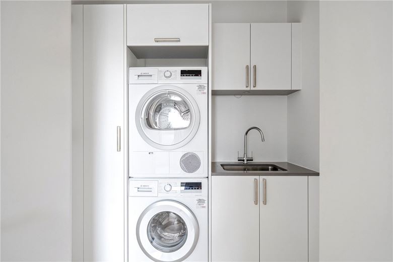 2 bedroom flat, Granville Court, Granville Road BA1 - Let Agreed